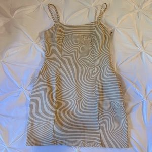 Dress H&M size M Color: Cream & brown